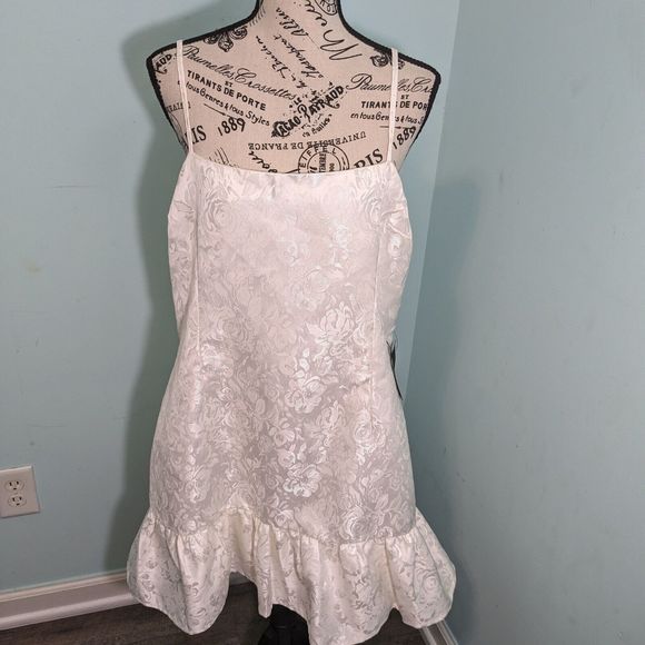 NWT LULUS Dress Lulu's Small White Soiree Bound Jacquard Ruffle Mini romantic - Picture 1 of 4